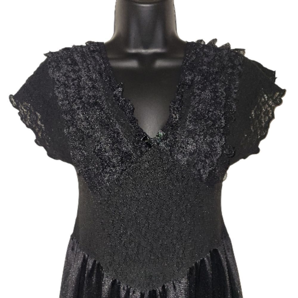 Apostrophe Black Garment